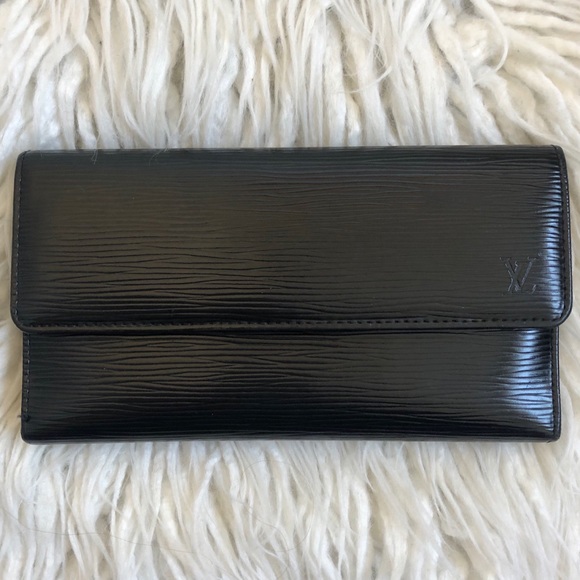 Louis Vuitton Handbags - SOLDLOUIS VUITTON Epi Leather International Wallet